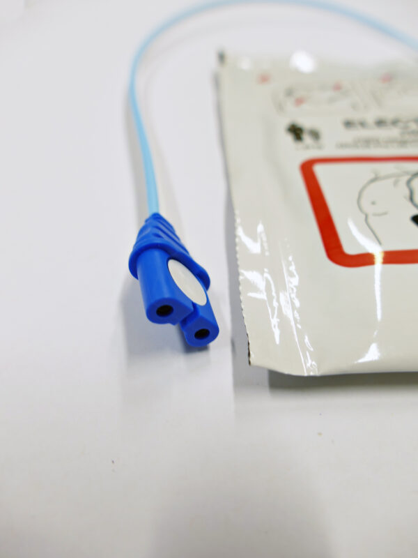 Electrodes de défibrillation adultes pré-connectées avec étiquette RFID – Image 3